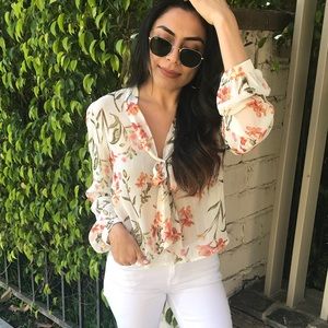 Tops - Flowered blouse Tops - Flowered blouse